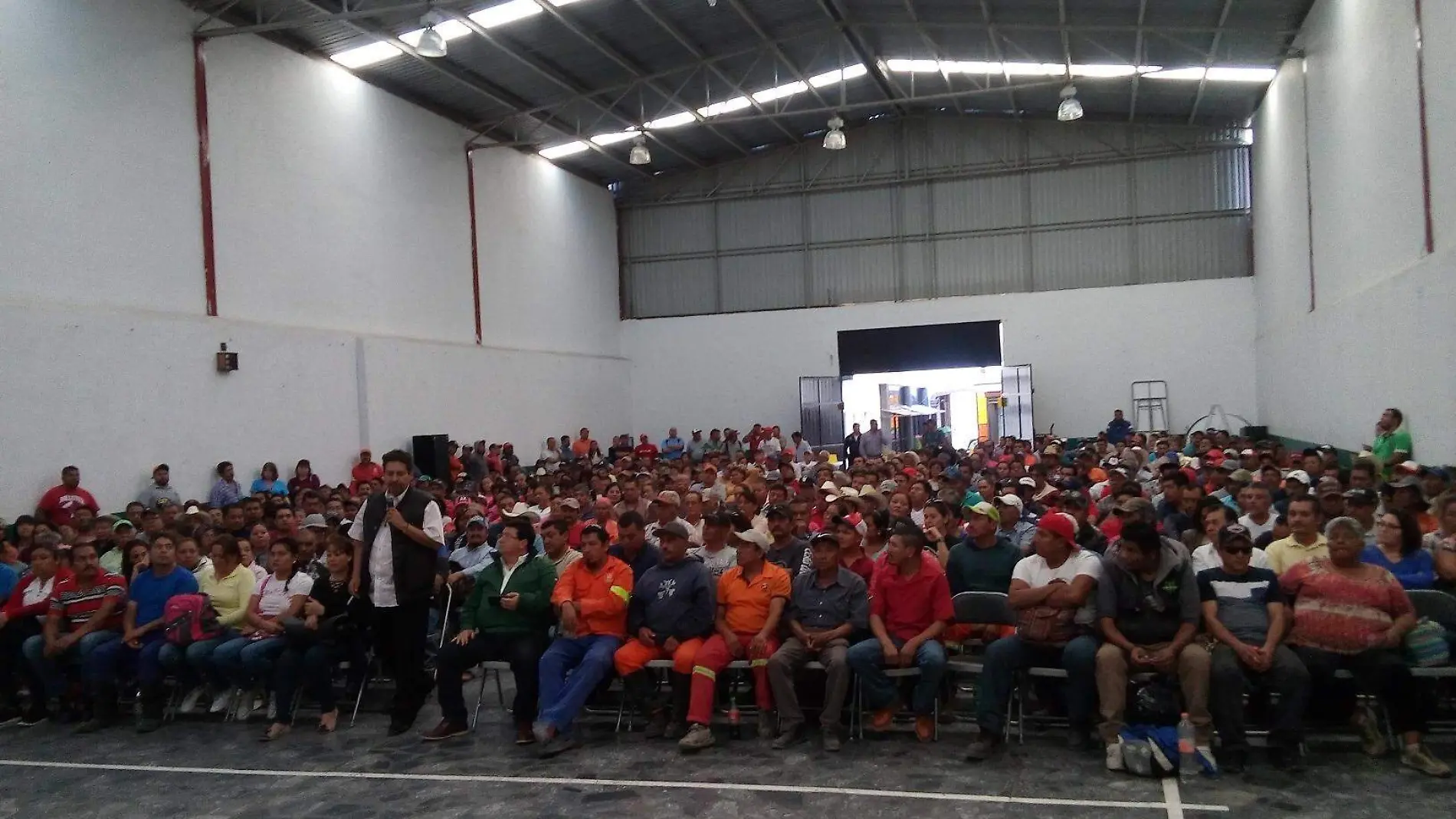 Analizan trabajadores sindicalizados manifestaci_n para ser escuchados en peticiones ante